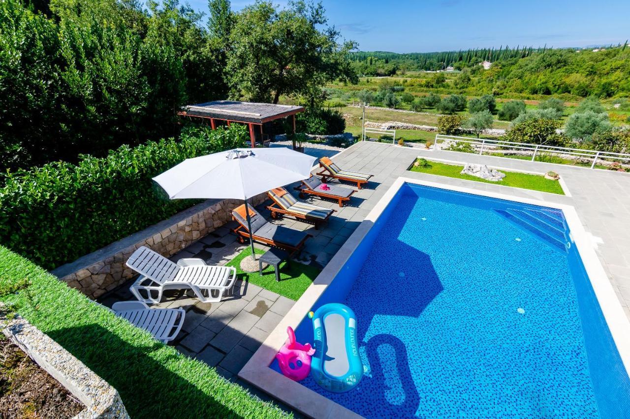 Villa Oasis Cypress Čilipi Exteriör bild