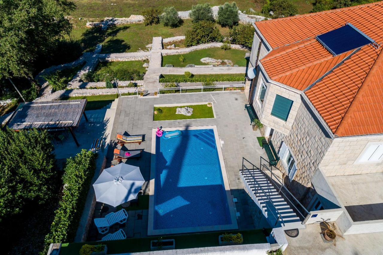 Villa Oasis Cypress Čilipi Exteriör bild